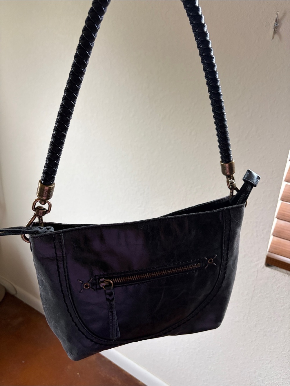 The Sak Black Braided-Handle Leather Shoulder Bag - Picture 4 of 16